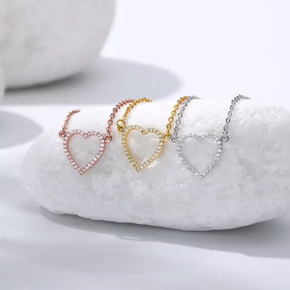 ⚜️[𝟯/$𝟮𝟴]⚜️NEW CZ Heart Dainty Necklace - Picture 3 of 10
